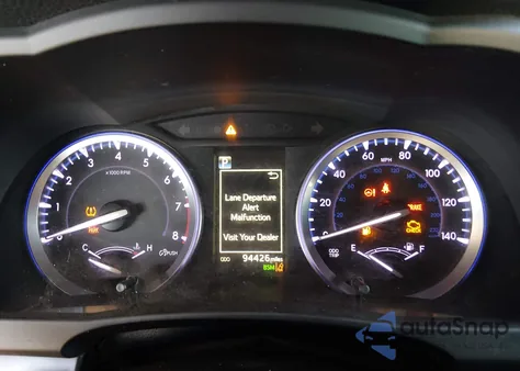 2018 Toyota Highlander Se z USA, uszkodzony, nr VIN 5TDKZRFH8JS537844